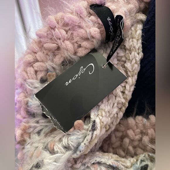 CEJON Knitted Cable Chunky Fuzzy Infinity Loop Scarf In Pastel - Picture 4 of 12